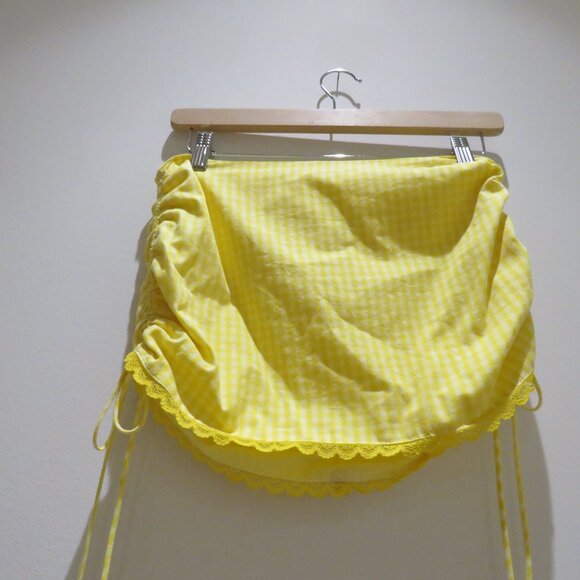 GUIZIO Gingham Ruched Side Tie Mini Skirt in Limincello Yellow Coquette Cottage - Picture 8 of 12